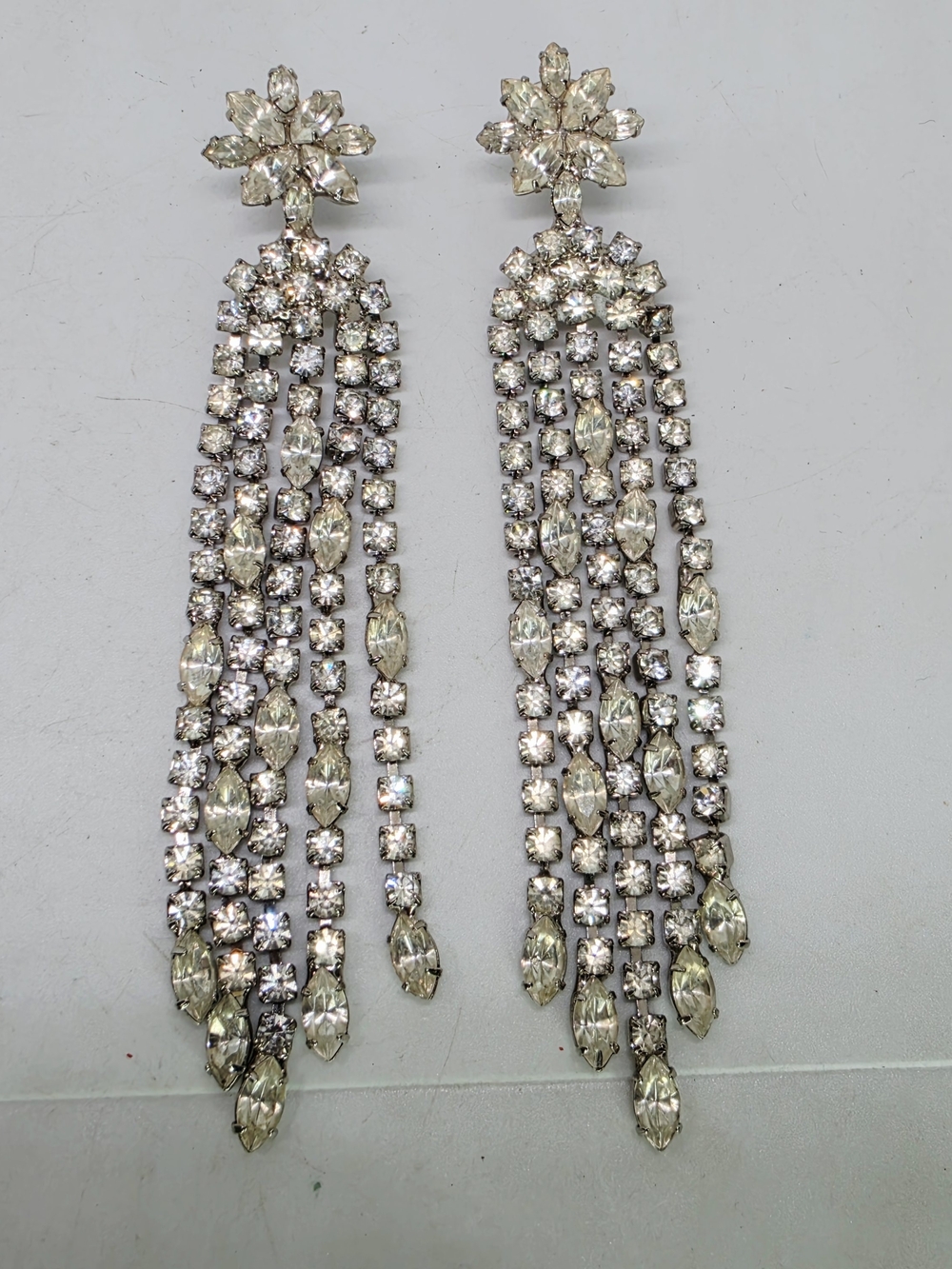 Vtg Art Deco Rhinestone Chandelier Waterfall Drop Crystal Earrings Silver Tone - Picture 6 of 8